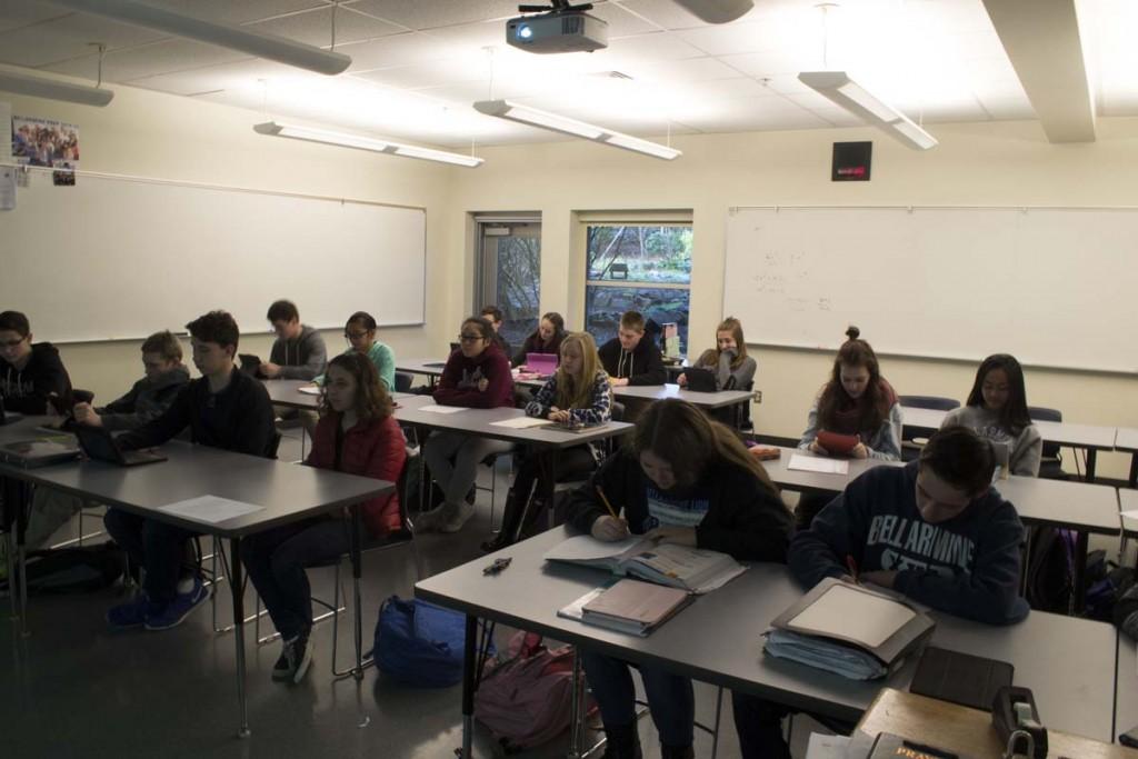 Freshmen stay diligent in math teacher Tom Larsen’s Honors Geometry class. Photo by Zoë Evans-Agnew
