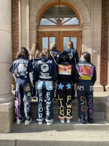 Class of 2022 journalism students rocked their jumpsuits.