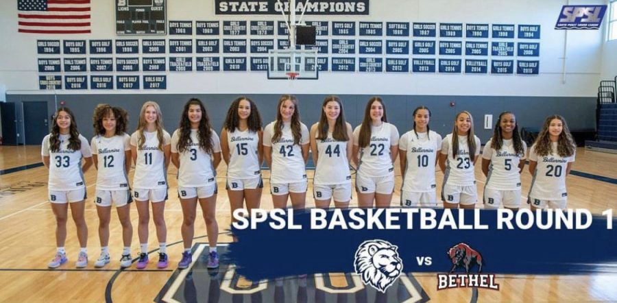 The Bellarmine Girls  poses for their  team photo. 