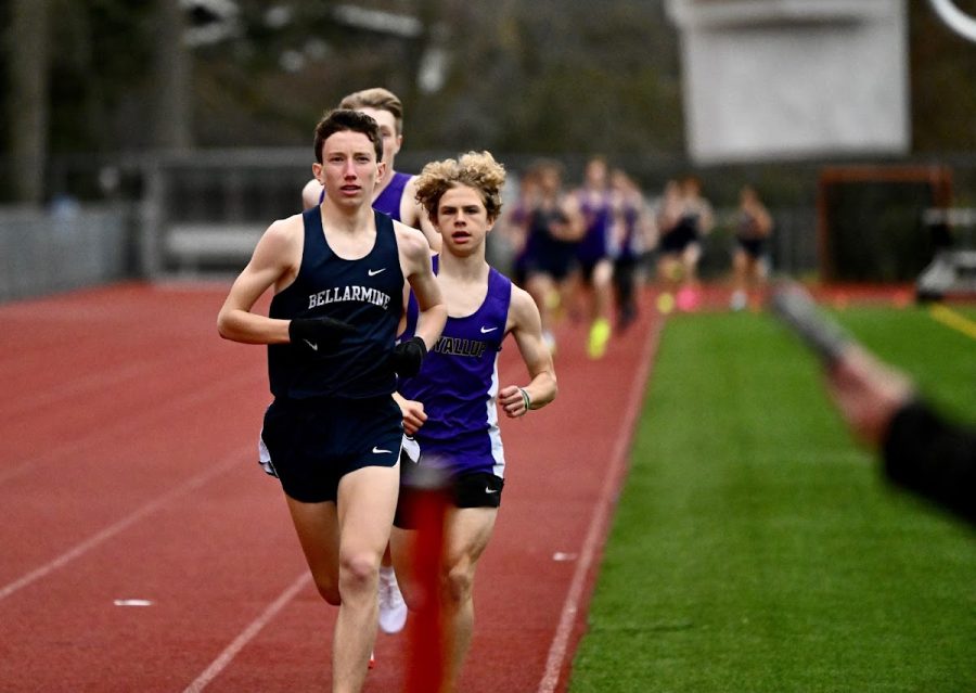 Junior Will Yearian runs during the 1600 meter run. 

