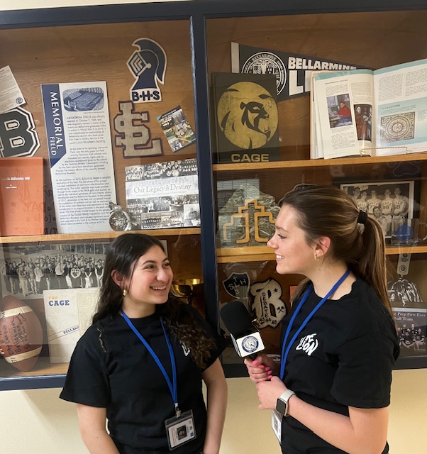 Samantha Gobal and Kate Kampbell discuss interviewing strategies before class. 